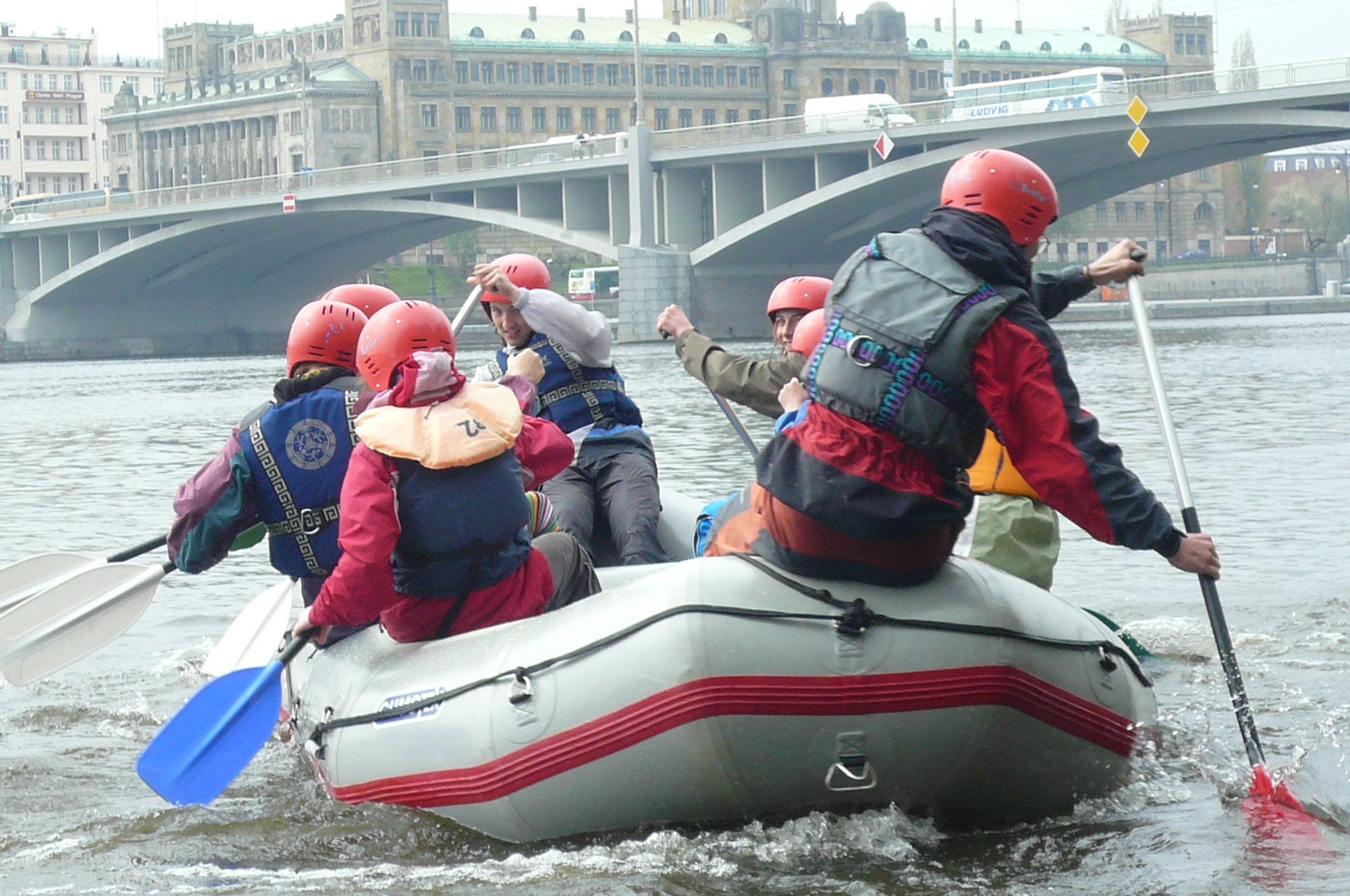 CAL 2008 04 Studna jez za vecera septa 50